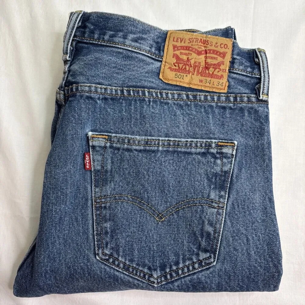 Levi's 501 Men's Jeans Size 34x34 Blue Denim Red Tab Straight button front.